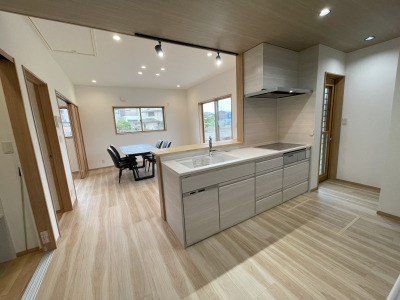 広々キッチンと便利な屋根裏収納！理想の家を見つけようのサムネイル